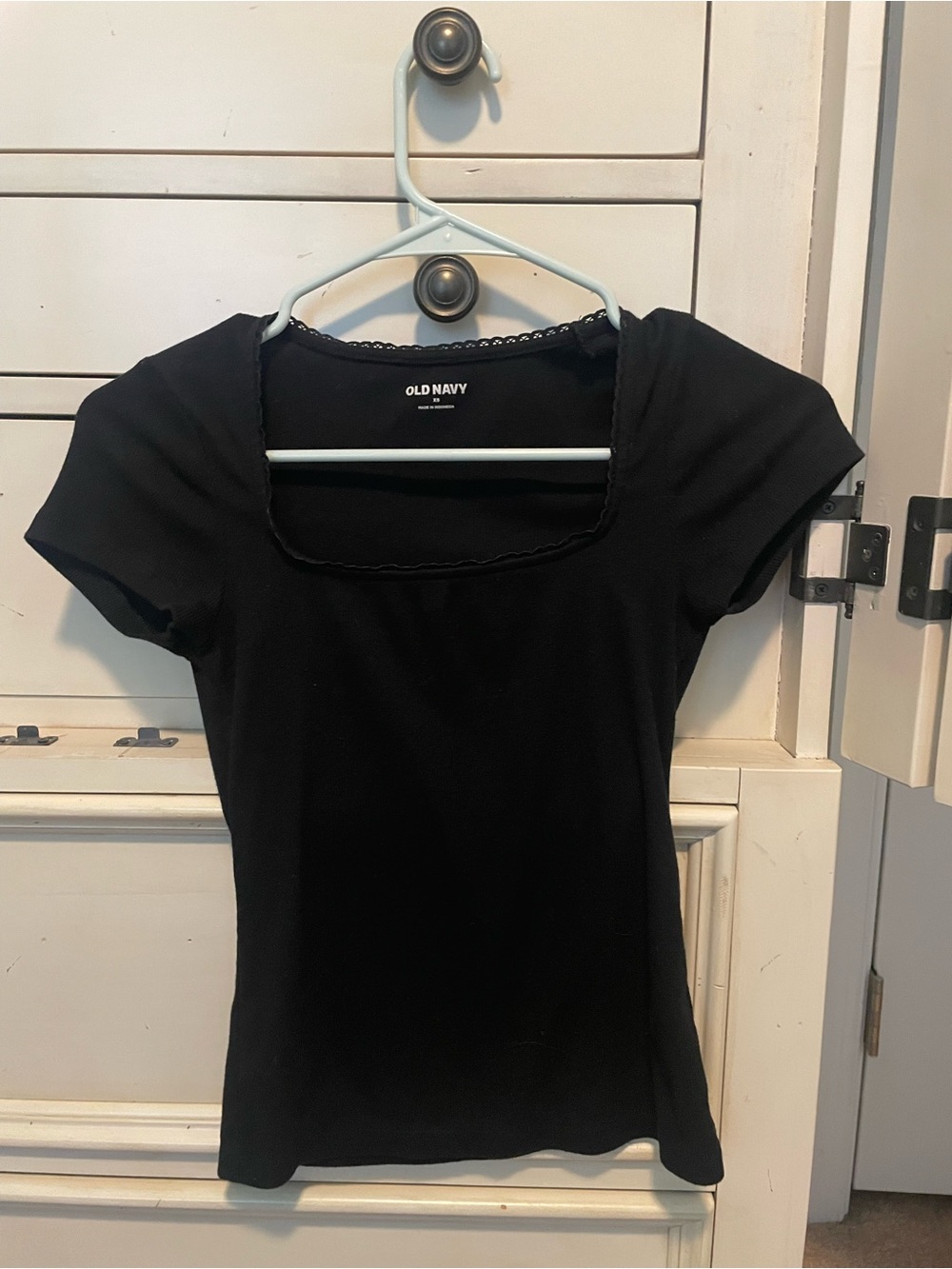 Old Navy Black Square-Neck Ribbed Short Sleeve Tee w/ Lace Trim  - Women